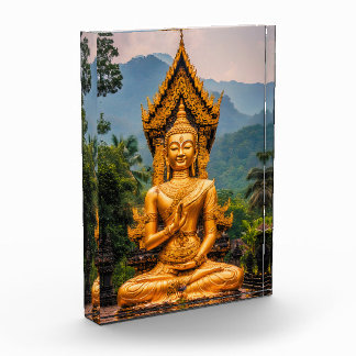 Bloc Photo Golden Dhamma in the Northern Hills