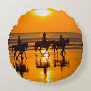 Blonde & Broke - Horses Beach Sunset Coussin