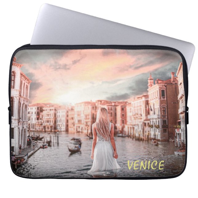 Blondie In Romantic Venice       Laptop Sleeve (Front)