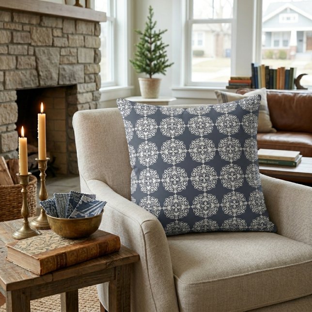 Blue and White Classic Damask Print Throw Pillow (Blue and White Classic Damask Print Throw Pillow)