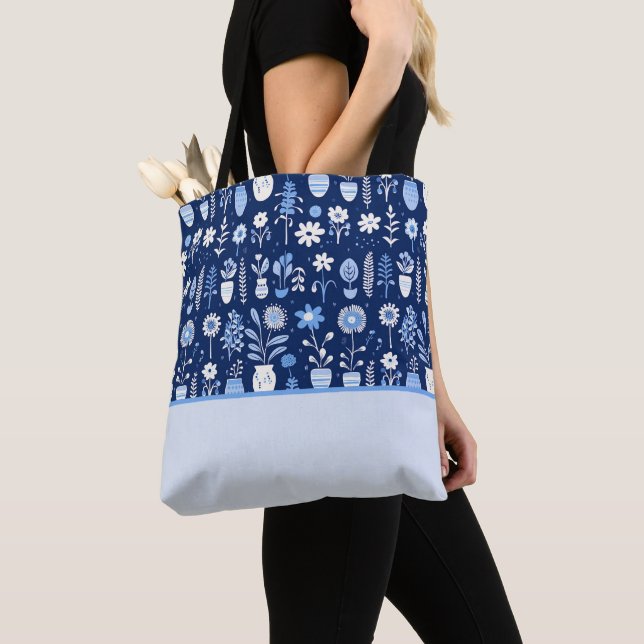 Blue and White Flowers in Vases, Colour Block Tote Bag (Close Up)