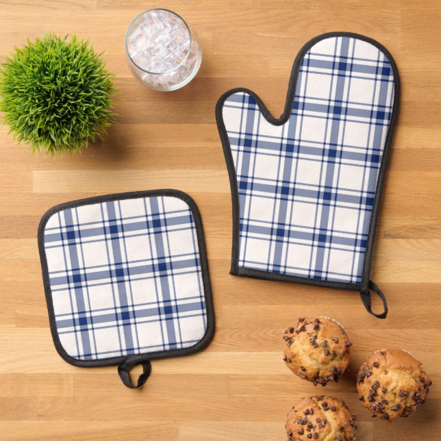 Blue and White Nautical Plaid Oven Mitt & Pot Holder Set (Top Down)