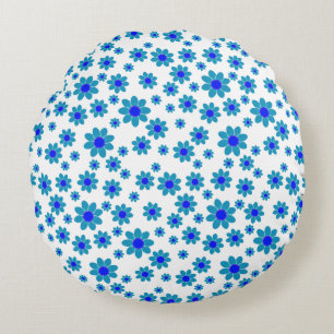 Blue Daisies   Floral Repeating Daisy Pattern Round Pillow