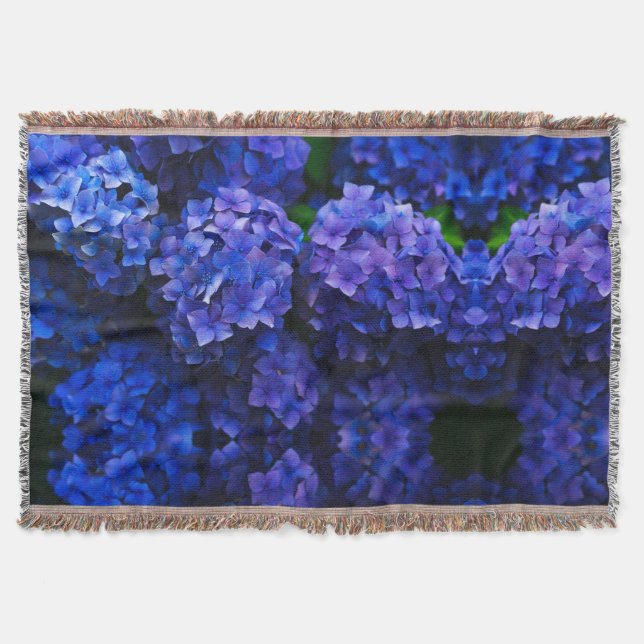blue flowers throw blanket (Front)