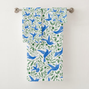 Blue hummingbirds and leaves pattern. bath towel set