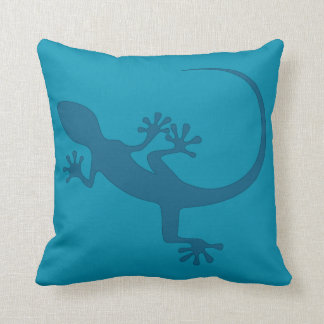 Blue lizard, geko - Faraglioni, Capri, Italy Throw Pillow