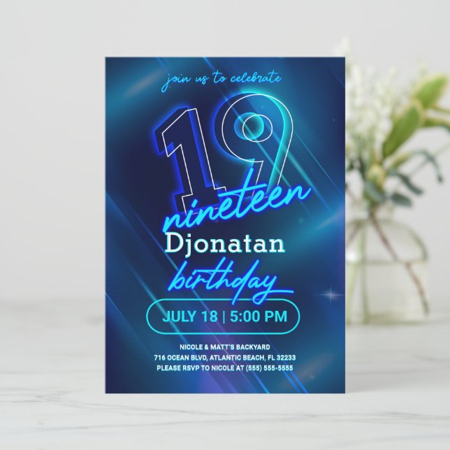Blue Neon 19e Anniversaire Carte d'invitation (Debout devant)