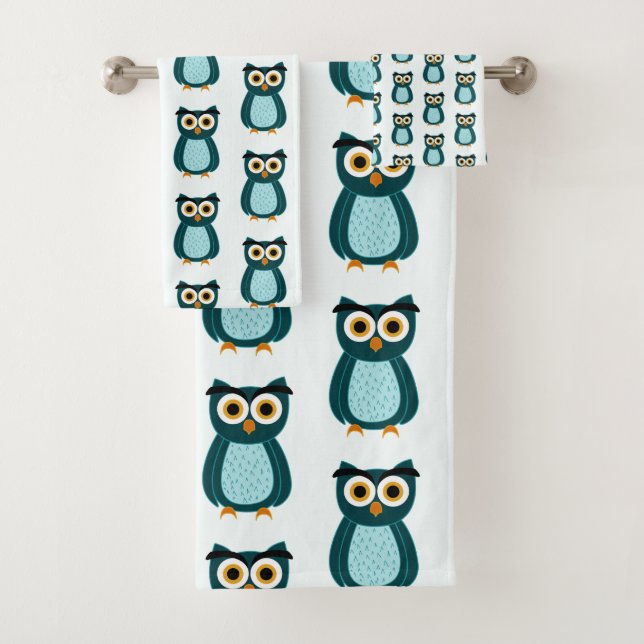 Blue Owl illustration Bath Towel Set (Insitu)