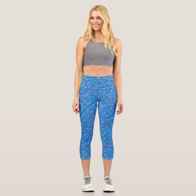 Blue sea stars in wonderful fanciful design capri leggings (Front)