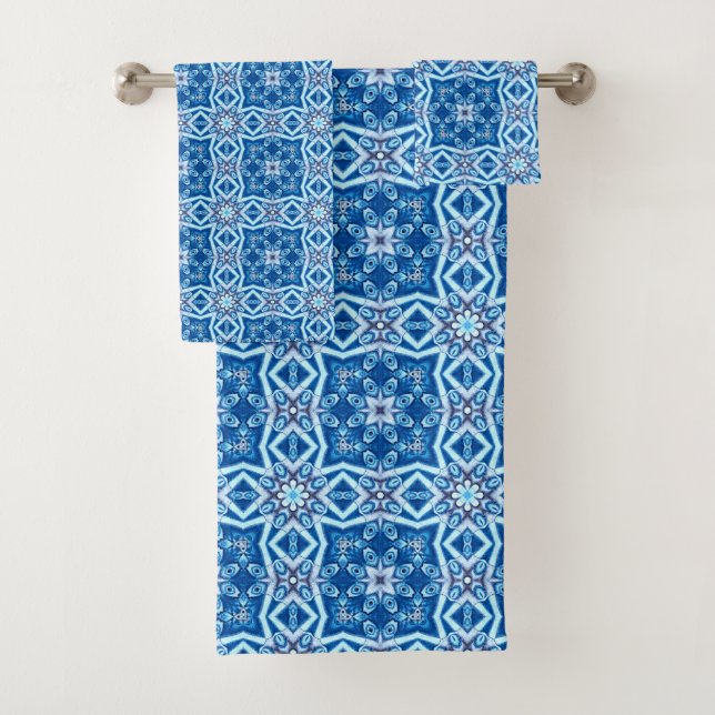 Blue snowy floral square tile pattern bath towel set (Insitu)