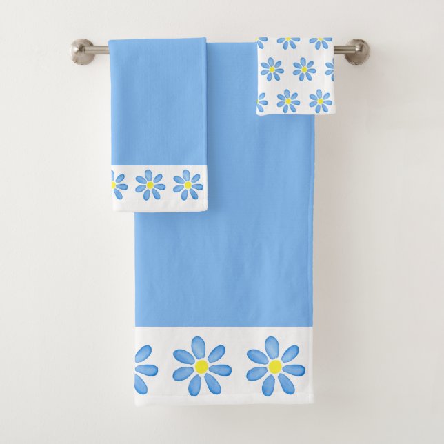 Blue Watercolor Daisy Pattern Bath Towel Set (Insitu)