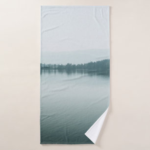 BOAT ON BODY OF WATER UNDER WHITE SKY BATH TOWEL