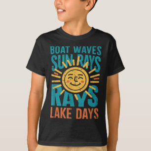 Boat Waves Sun Rays Lake Days Funny Retro 70s Vaca T-Shirt