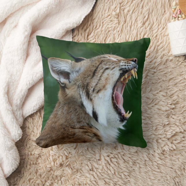  Bobcat Profile Yawning Pillow (Blanket)