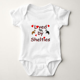 Body Aimé par des shelties
