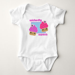 Body Bébé par mechanceté doux de petits gâteaux de