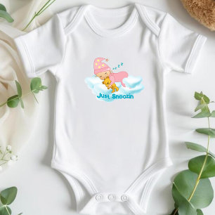Body Bébé rose qui somnole dans les nuages