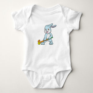 Body Bunny au hockey sur gazon avec bâton de hockey