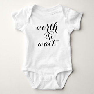 Body Ça Vaut Le Bébé D'Attente Drôle Mignonne Bébé