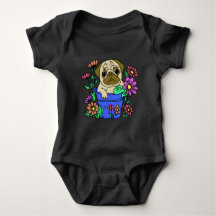 camiseta cachorrinho fofo nas flores