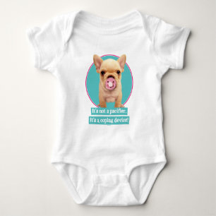 Body Chiot mignon avec la tétine