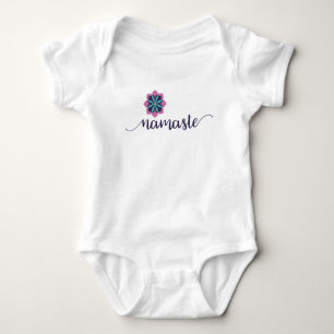 Body combinaison organique de bébé de namaste