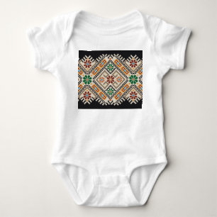 Body Crochet ukrainien : Motif artisanal ethnique.