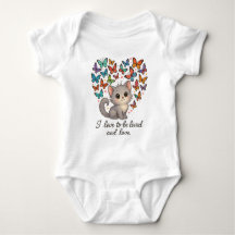 Cute chaton en gros avec papillons et devis