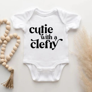 Body Cutie avec une jupe de bébé propre