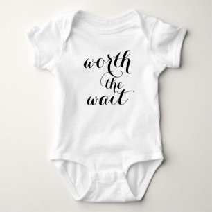 Body En valeur le costume de corps de bébé d'attente