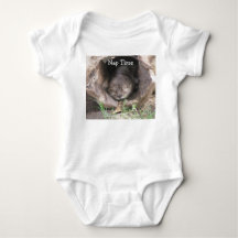 Équipement faisant une sieste de bébé de loutre