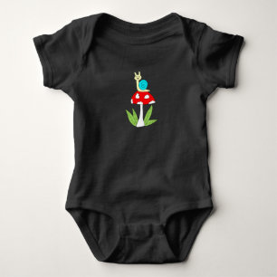 Body Escargot sur bébé champignon