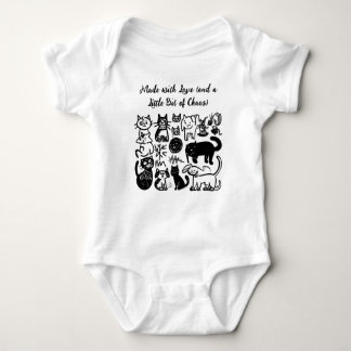 Body Fabriqué avec l'amour et le chaos" Funny Baby T-Sh