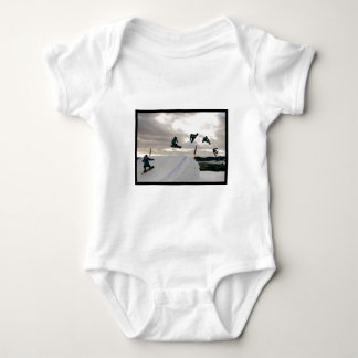 Body Faire du surf des neiges le T-shirt de bébé de