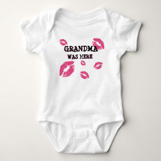 BODY GRANDMA ÉTAIT ICI BÉBÉ KISSES