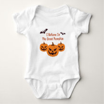 Halloween I croient dans le grand T-shirt de