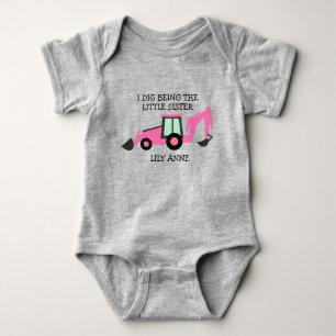 Body J'ai creusé en étant la petite soeur en backhoe ro