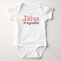 Jalon rose bébé trois mois