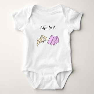Body La vie est une combinaison de bébé de gâteau de