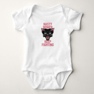 Body Les Femmes Nasty Continuent À Lutter Contre Onesy