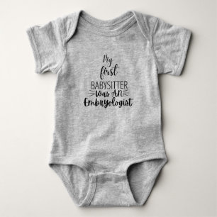 Body Ma Première Babysitter Était Un Embryologue, un bé