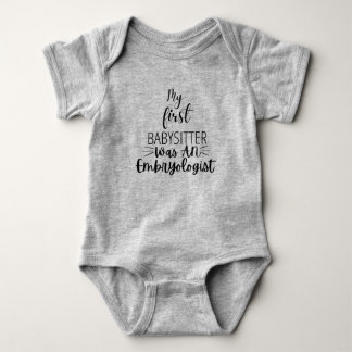 Body Ma Première Babysitter Était Un Embryologue, un bé