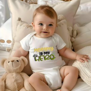 Body Maman Est Mon Héros Baby Bodysuit