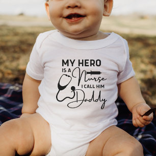 Body Mon héros est une infirmière que je l'appelle Papa