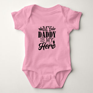 Body Mon Papa Est Mon Héros Baby Bodysuit