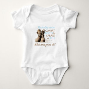 Body Mon papa porte des bottes de combat