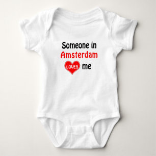 Body Quelqu'un à Amsterdam m'aime