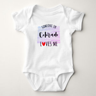 Body Quelqu'Un Au Colorado M'Aime Carte Bébé Bodysuit