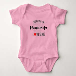 Body Quelqu'Un Au Minnesota M'Aime Carte Bébé Bodysuit
