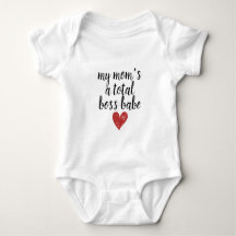Un cadeau total de combinaison de bébé du patron